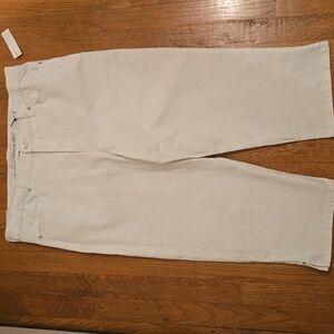 GLORIA VANDERBILT BRAND WOMENS PLUS SIZE WHITE CAPRIS SIZE 16